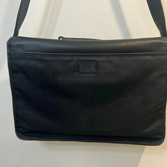 Coach men’s messenger/laptop bag 5105. - Picture 4 of 13